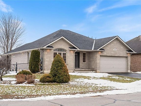 4th image of 332 Duncombe Rd