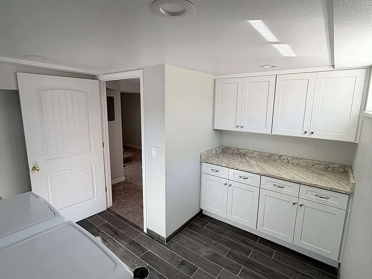 132 W Cedar St — Photo 14