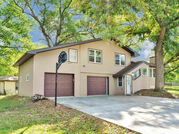 955 2nd Ave, Evansdale, IA 50707