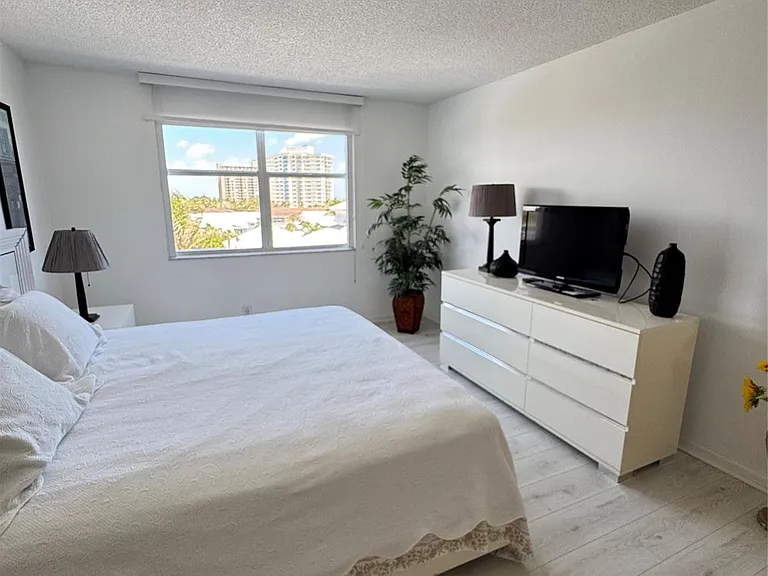 5200 N Ocean Blvd #506 — Photo 28