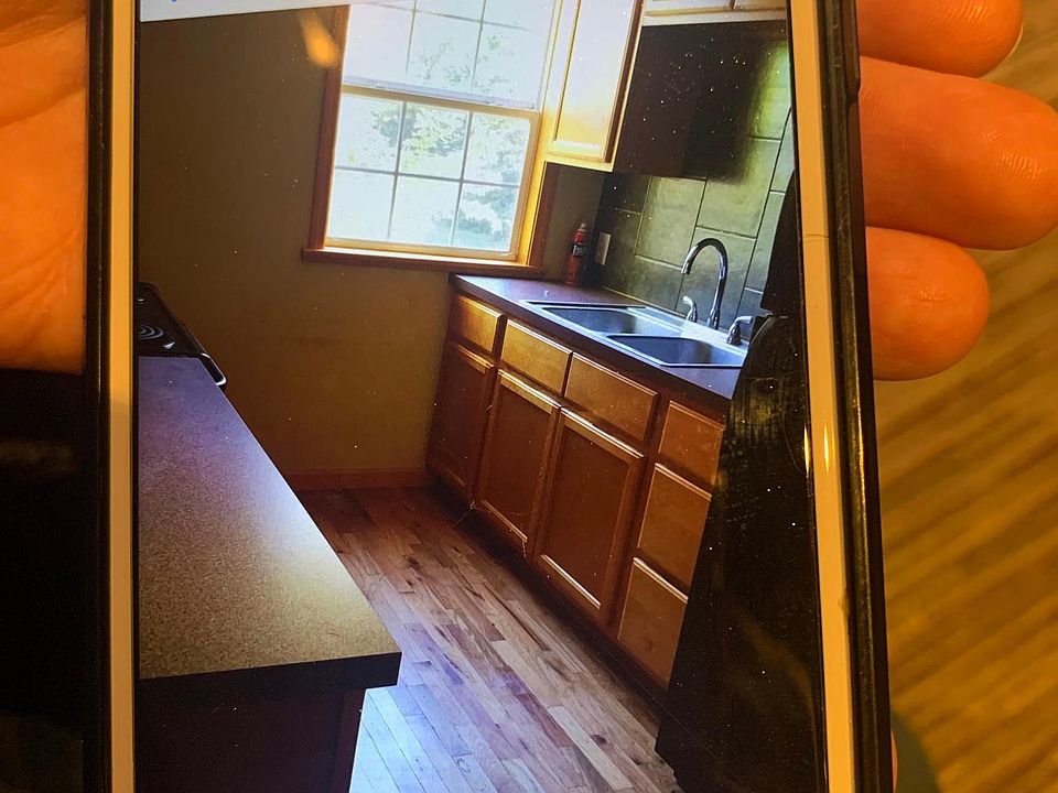 2nd image of 225 Murphy Rd