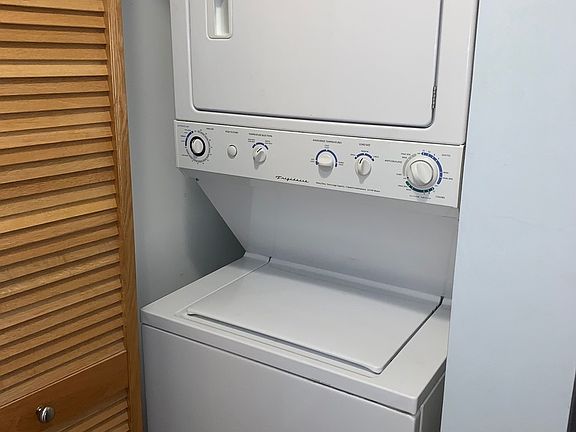 5th image of 1346.5 W Estes Ave #1W