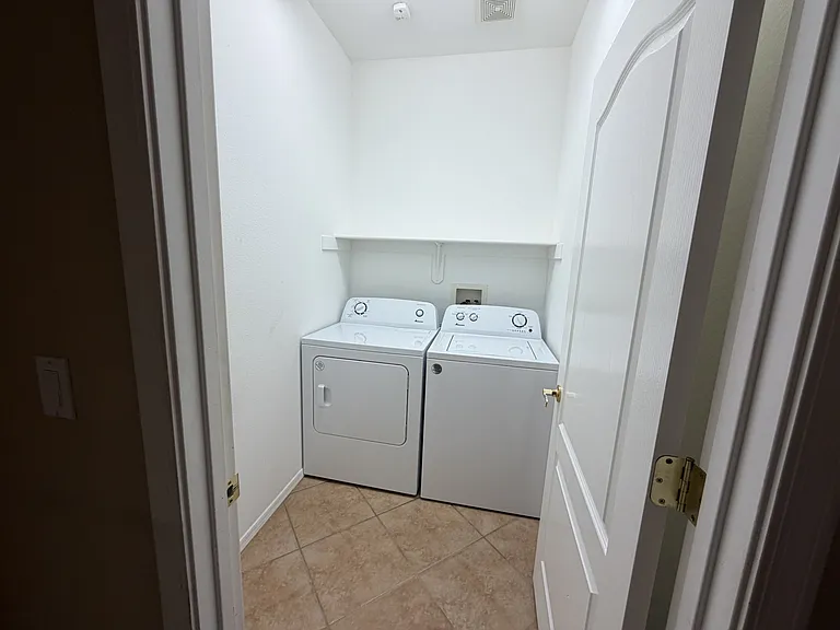 2460 Topanga Dr — Photo 19