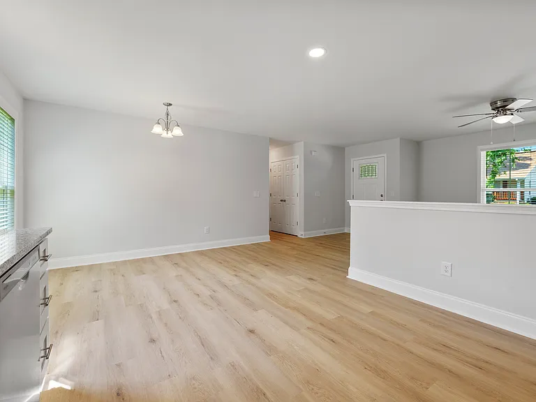 718 Park Ave — Photo 9