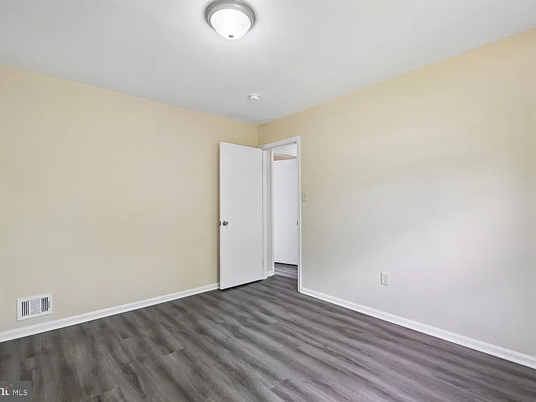 8805 Bolero Ct — Photo 38