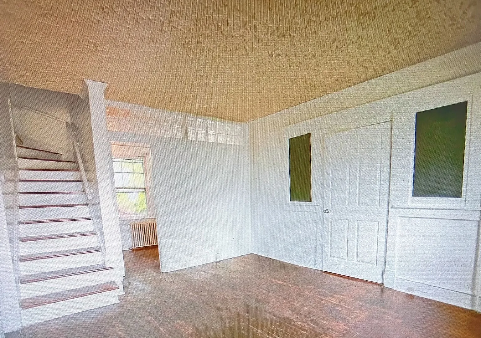 Minutes to Grounds / 5 Bedroom / 2 Bathroom — Photo 4