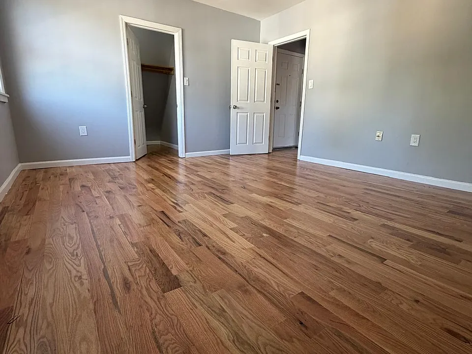26 Alexander St #3