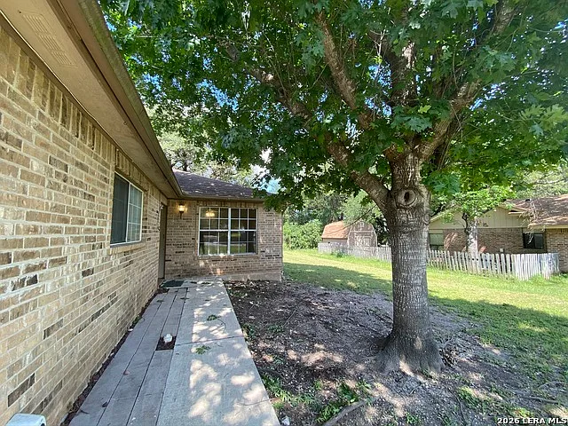 2 bed, 1.0 bath, 1792 sqft, $1,300 — Photo 1