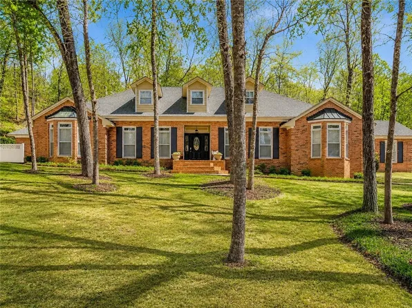 280 Willow Bend Dr, Wetumpka, AL 36093