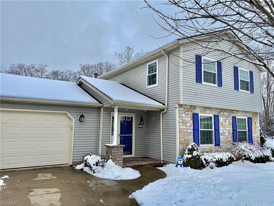 1st image of 924 Freedom Ct