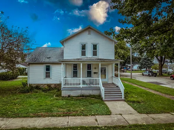 223 N 3rd St, Watseka, IL 60970