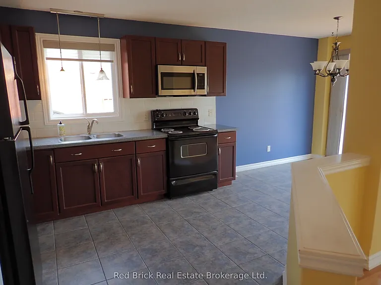 77 Summit Ridge Dr #UPPER — Photo 4