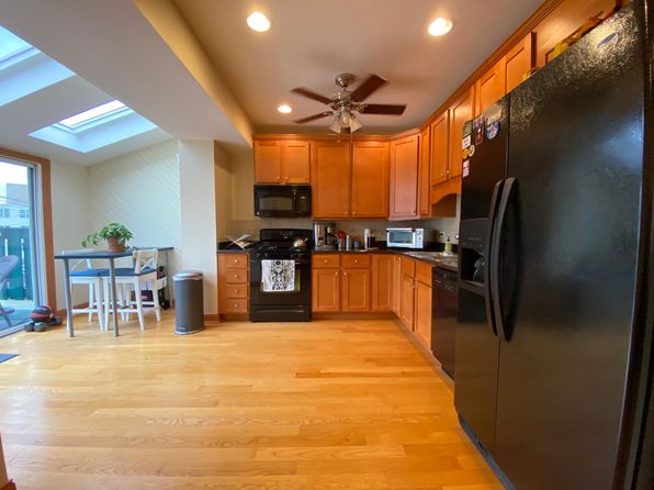 2729 N Western Ave #2