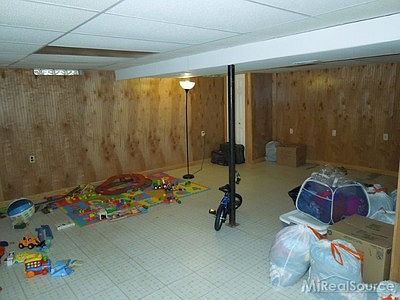 4th image of 2151 Garry Dr