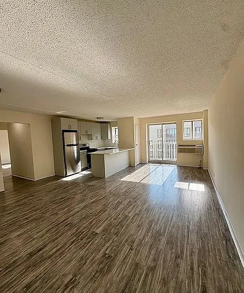 2955 Shell Rd #8F — Photo 2