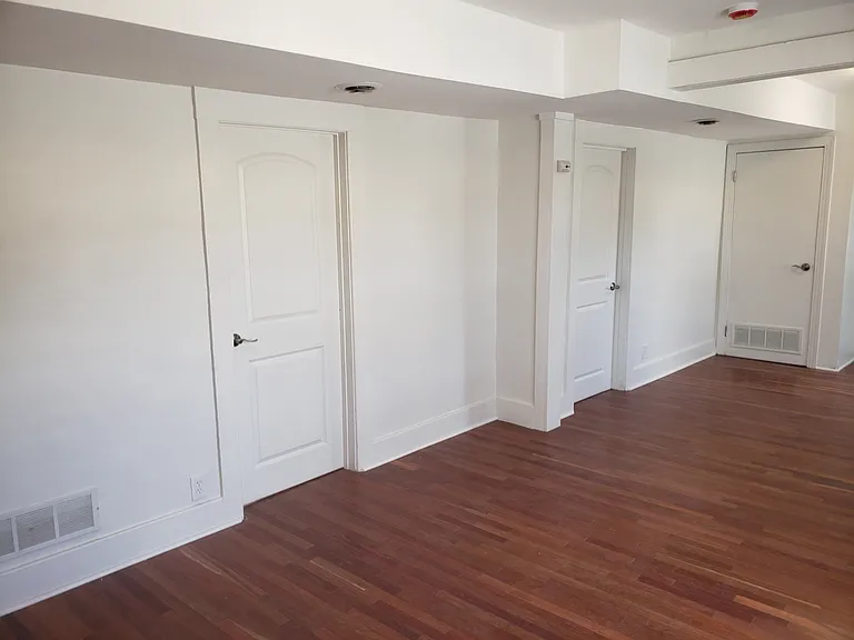 9 Elizabeth St #2 — Photo 10
