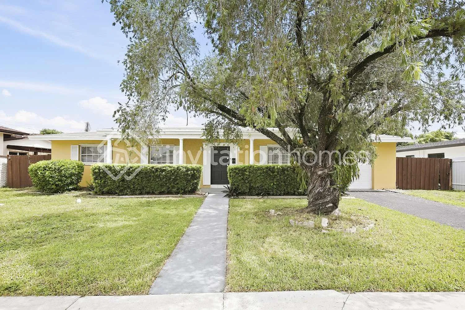 15755 SW 105th Ct Miami, FL 33157 — Photo 1