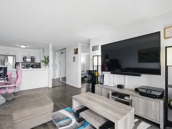 98-500 Koauka Loop APT 18A, Aiea, HI 96701