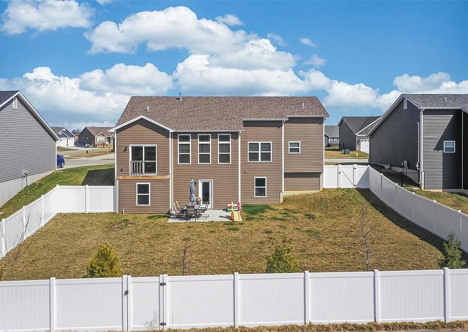 2nd image of 507 Summerbrook Estate Ct