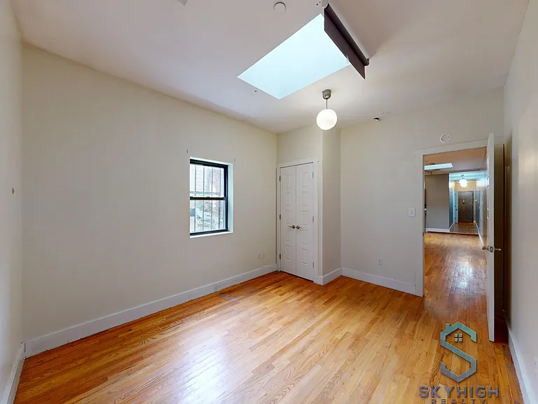124 Manhattan Ave #1R — Photo 4