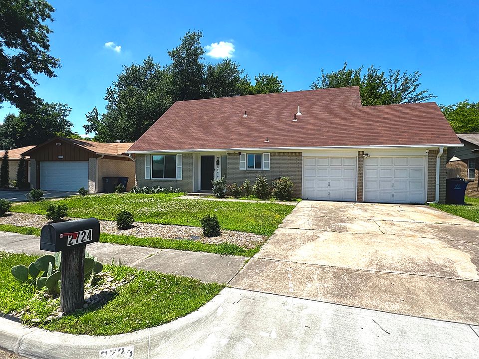 1st image of 2724 S 120th Ave E