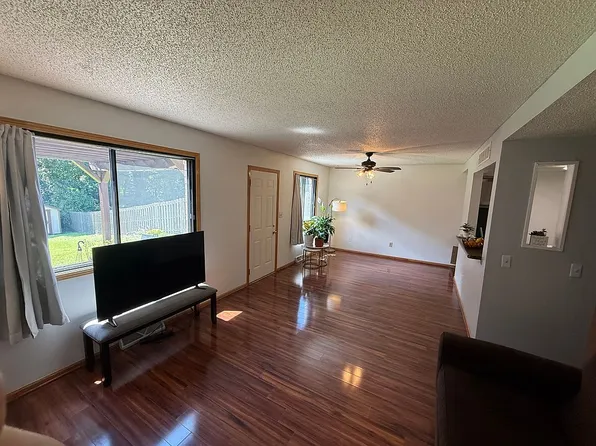 5118 Bel Aire Rd, Des Moines, IA 50310