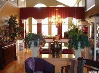 33870 Crown Colony Dr, Avon, OH