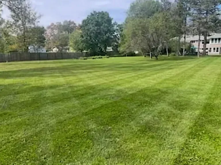 6076 Smith Rd — Photo 2