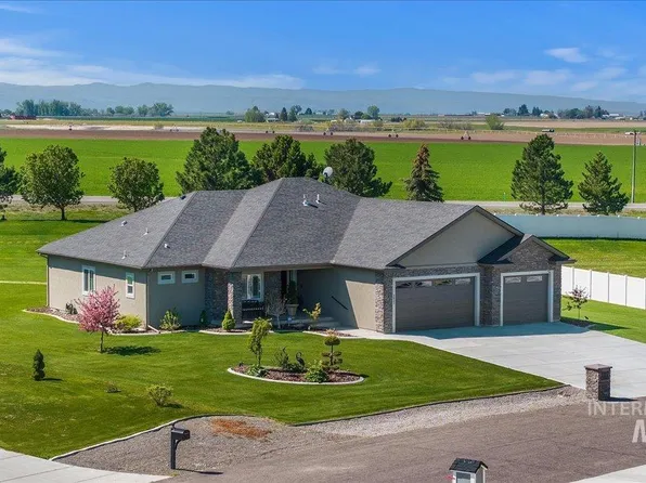 3821 Gary Cir, Hansen, ID 83334