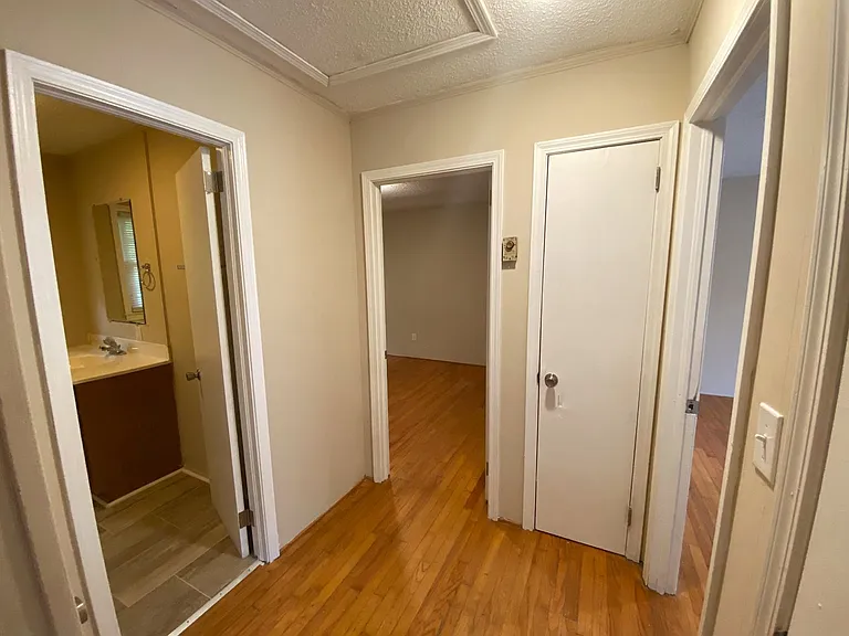 106 Cantrell Dr — Photo 11