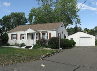 136 Manning St, Chicopee, MA 01020