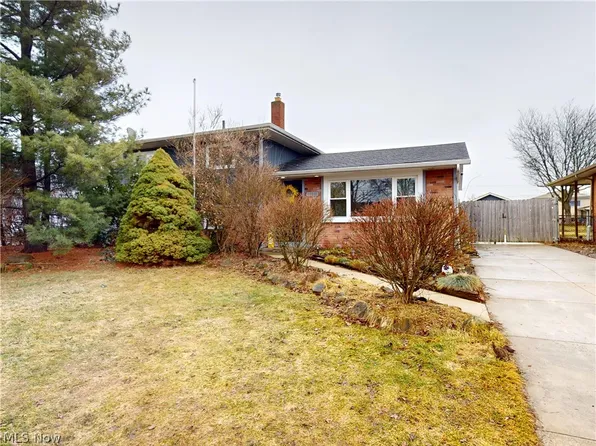 14801 Larkfield Dr, Brookpark, OH 44142