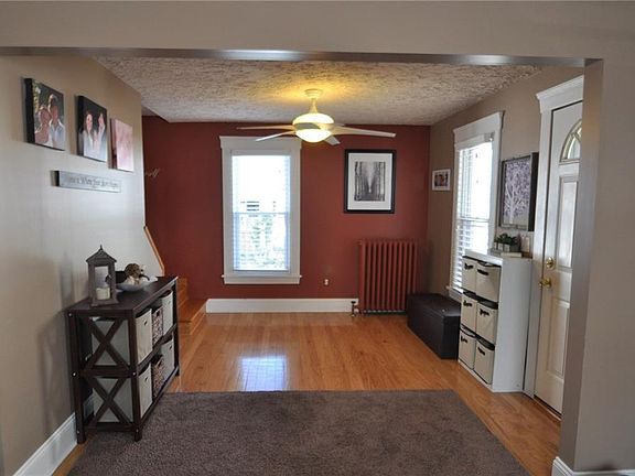 3rd image of 2286 Woodward Ave