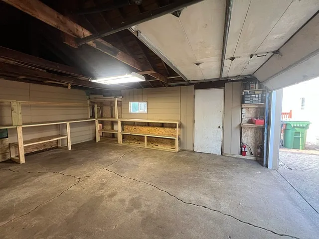 304 S James St — Photo 28