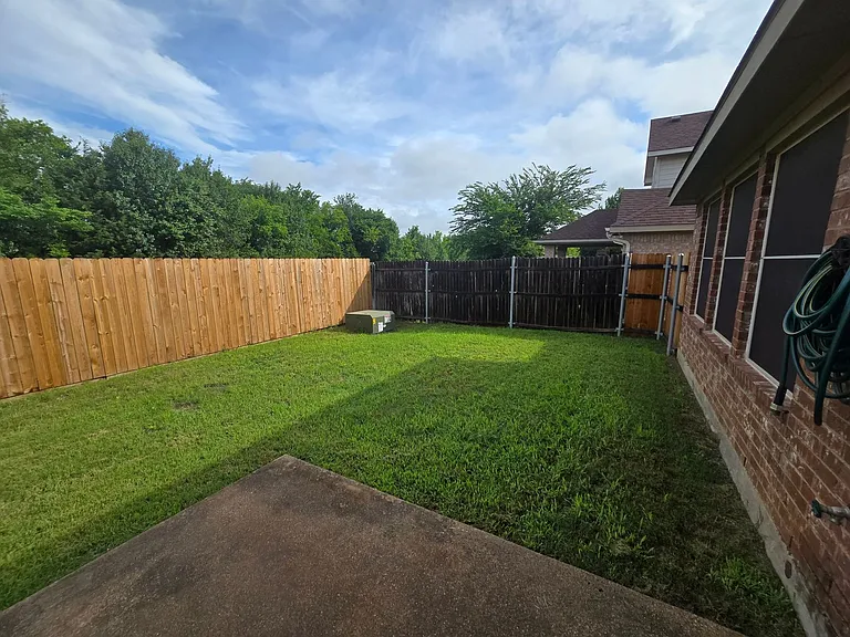 2816 Oakdale Dr — Photo 22