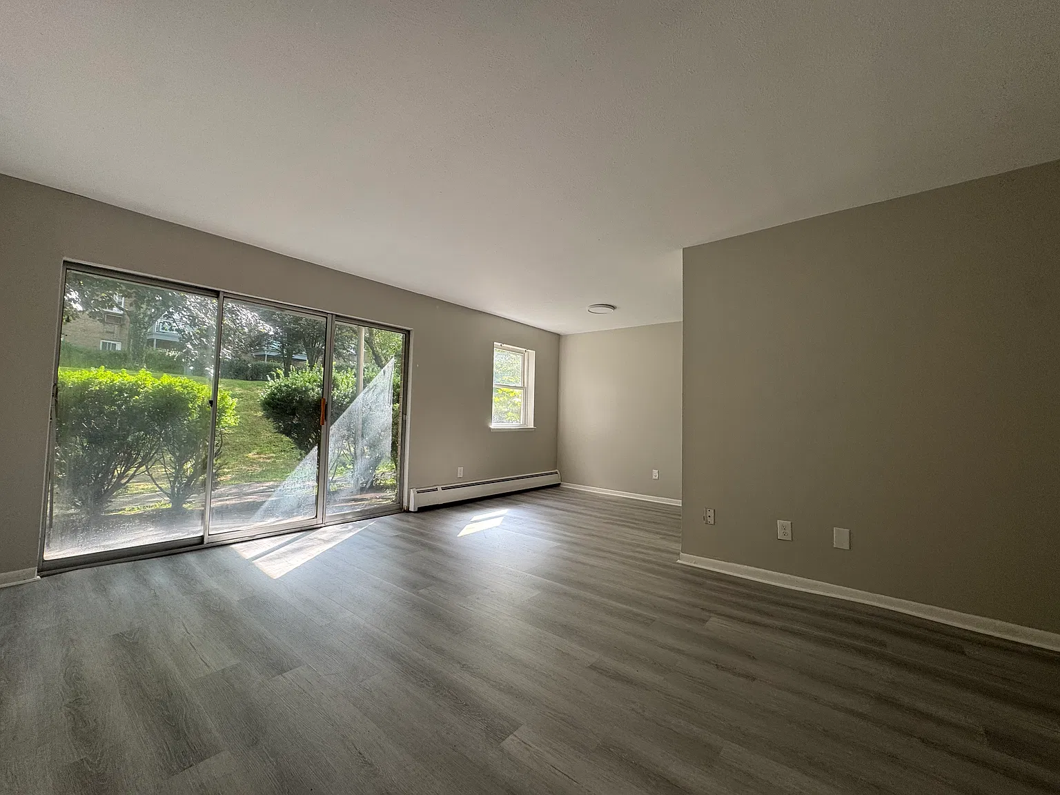 2 bed, 900 sqft, $1,450 — Photo 4