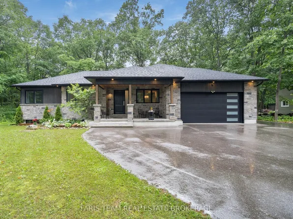 34 Oakwood Ave, Tiny, ON L9M 0J2