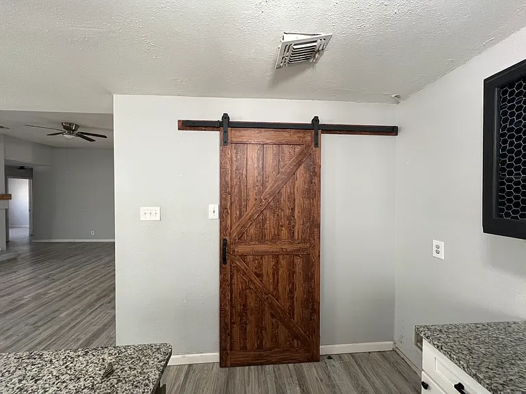 6118 Broken Feather Ln — Photo 3