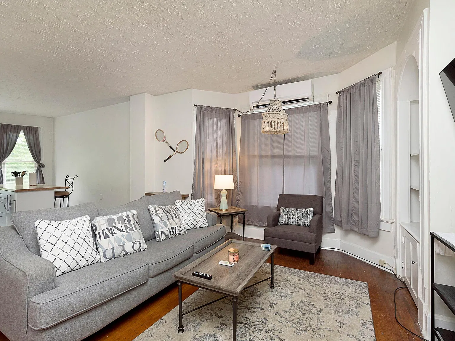 1 bed, 1000 sqft, $1,375 — Photo 4