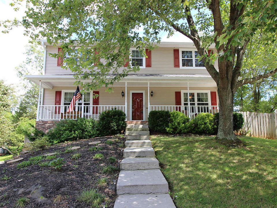 1st image of 212 Hanna Point