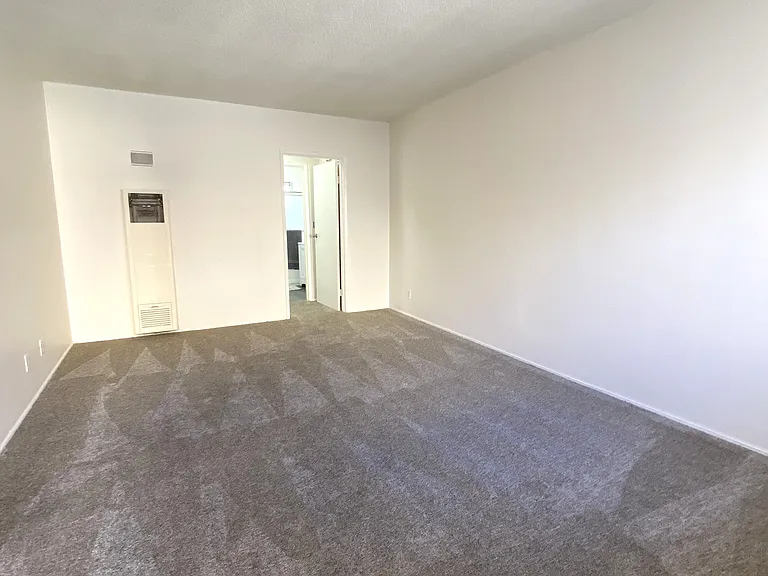 Grismer Cove Apartments — Photo 24