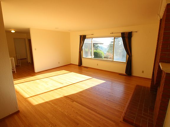 3rd image of 6615 Saroni Dr