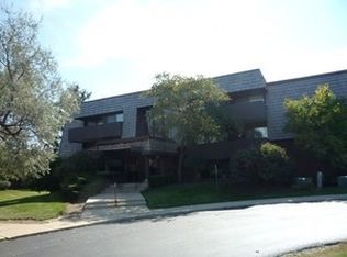 523 Timber Ridge Dr APT 101, Carol Stream, IL 60188