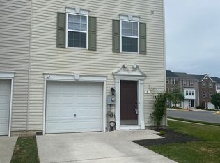 8 Witherspoon Ct, Falling Waters, WV 25419