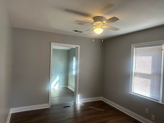5th image of 1105 Sparks Rd