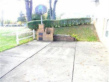 5th image of 5834 Noel St