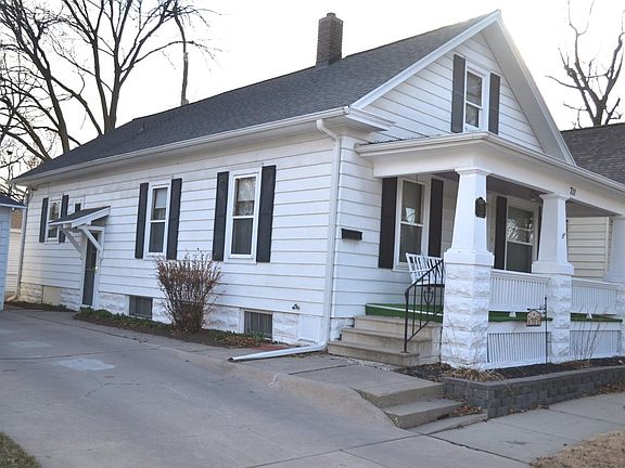 3rd image of 711 Plum St