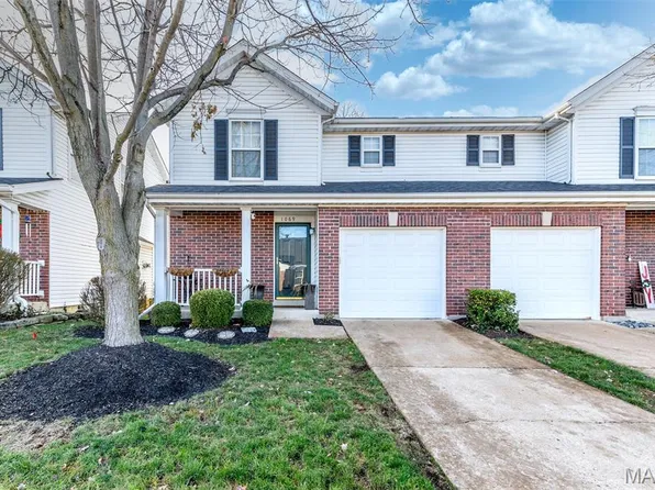 1069 Big Bend Crossing Dr, Valley Park, MO 63088