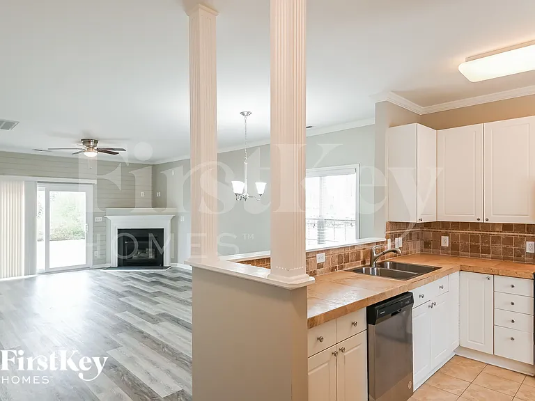 2209 Castle Pines Dr — Photo 5