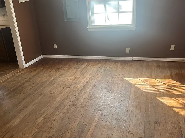 4202 Sherwood Ave — Photo 8